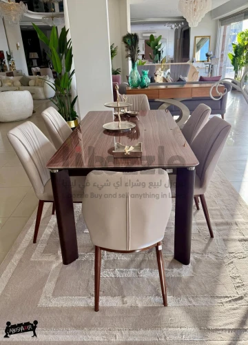 طاولة أكل