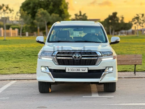 تويوتا لاندكروزر