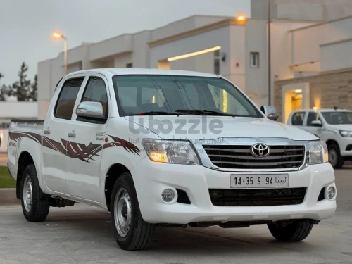 تويوتا هايلكس 27 2012