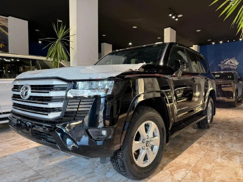 تويوتا لاندكروزر 2025