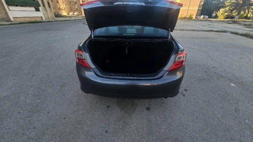 تيوتا كامري موديل 2014 (نقبل 60% من القيمة شيك)