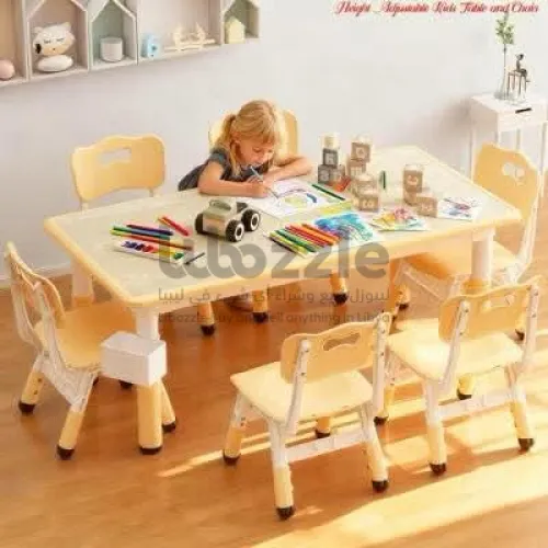 طاولة و 6 كراسي. للأطفال