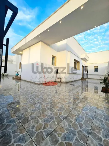 فيلا_ارضية تشطيب حديث وبمساحة ارض 330 متر 🔥