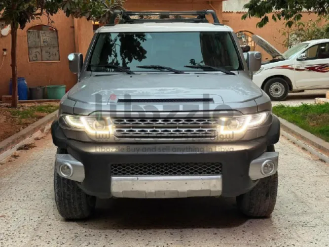 تويوتا FJ 2008