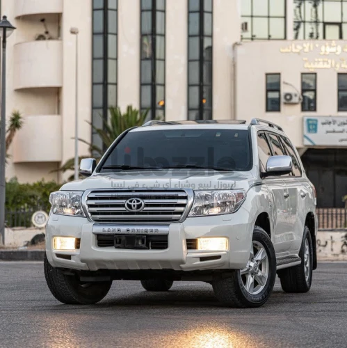 تويوتا لاندكروزر VXR 2011