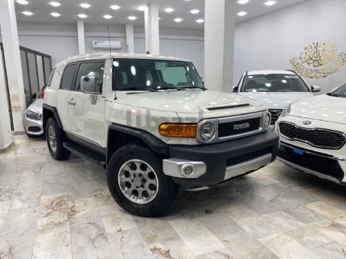 تويوتا FJ 2013