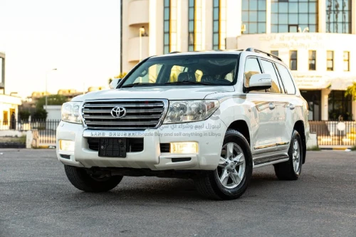 تويوتا لاندكروزر VXR