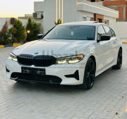 بي ام دبليو 330i 2020