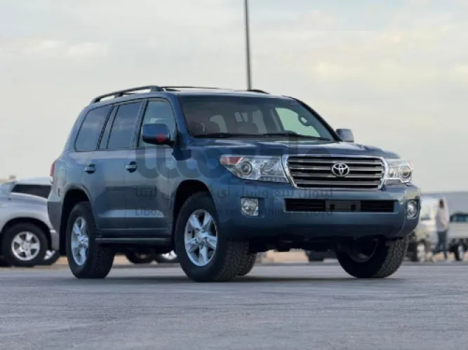 تويوتا لاندكروزر 2013