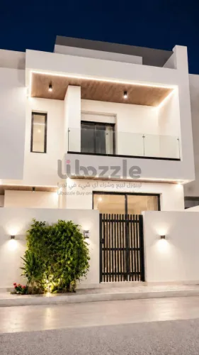 استثمار وسكن وفخامة ،فيلا مميزة مكونة من 3 طوابق