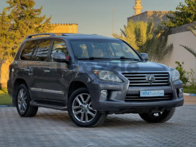 لكزس LX570 2013