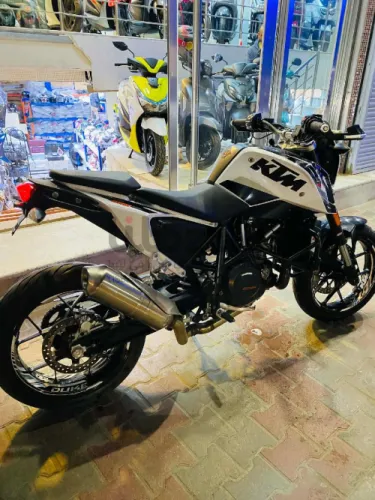 KTM DUKE 690 2016