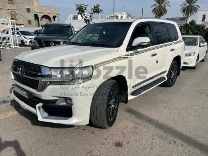 تويوتا لاندكروزر