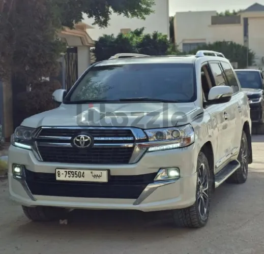 تويوتا لاندكروزر الدار 2014