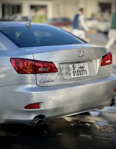لكزس IS 250 قمة في النظافة