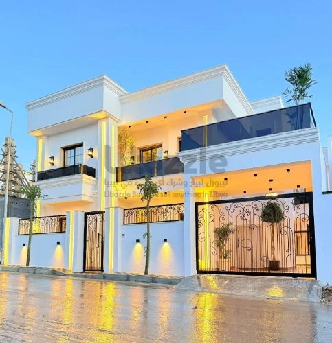 فيلا من طابقين مفصولات تشطيب فاخر جدا وحديث