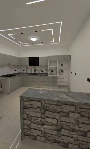 شقة للإيجار دور ثاني حديثة