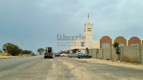 ارض للبيع ع الساحلي جنب جامع الرحمة