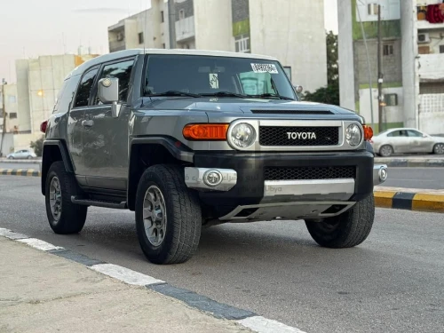 تويوتا FJ 2012