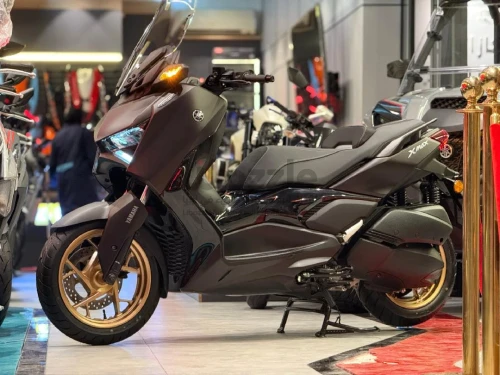 YAMAHA (TECH MAX) XMAX 250