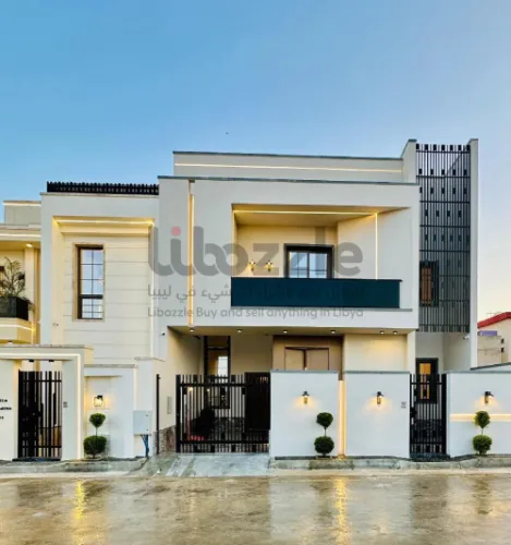 🏡فيلا من طابقين مفصولات مناسبة لسكن عائلتين